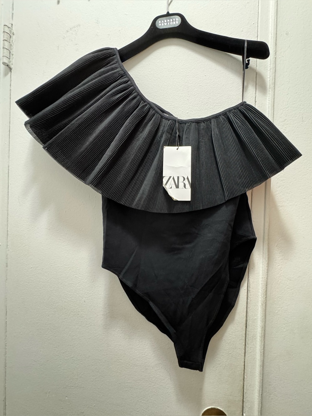 NWT Zara Ruffled Asymmetric Bodysuit Black Size Large - Picture 5 of 6